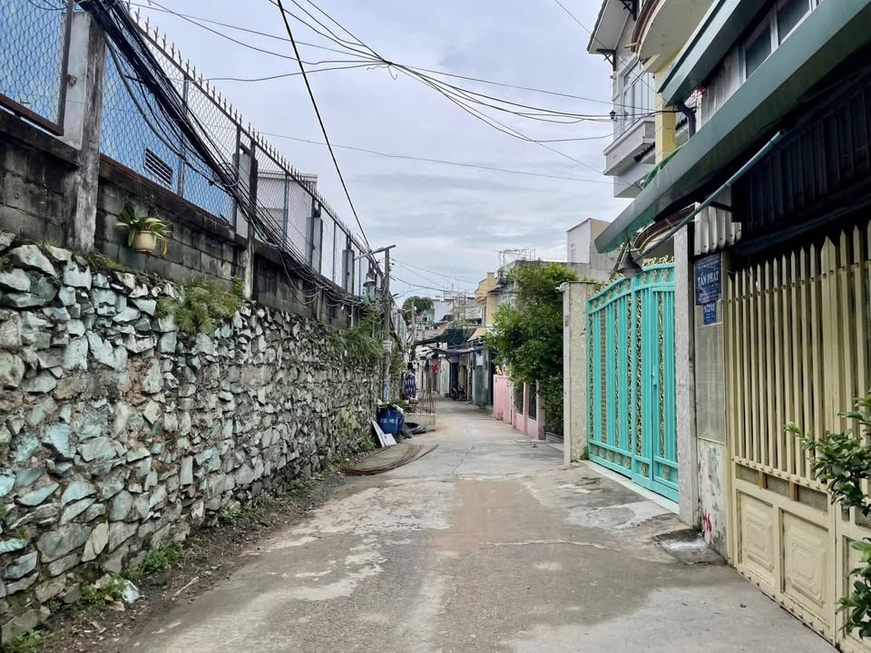 Nhà cấp 4 hẻm xe hơi Bình Chiểu Thủ Đức 70m² giá 3,99 tỷ - Cơ hội đầu tư tuyệt vời!