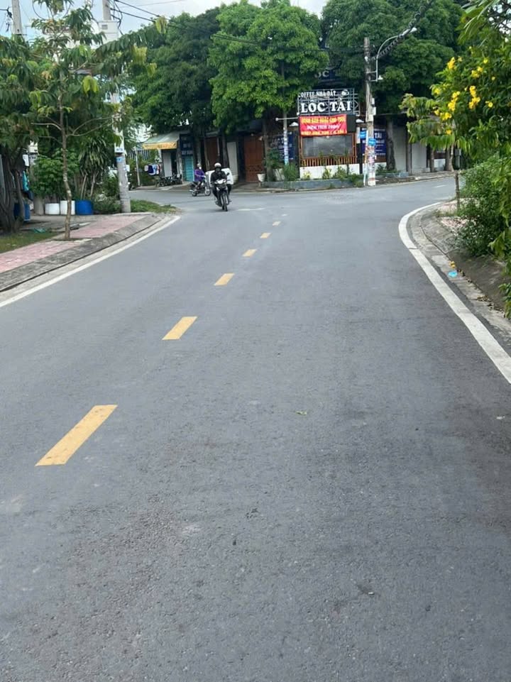 Đất mặt tiền Tân Hiệp, Hóc Môn 850m² giá 19.5 tỷ - Pháp lý rõ ràng!