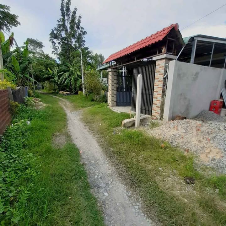 Bán nhà Củ Chi 169m² giá 1.95 tỷ - Nhà cấp 4 chính chủ, sân ô tô thoải mái!