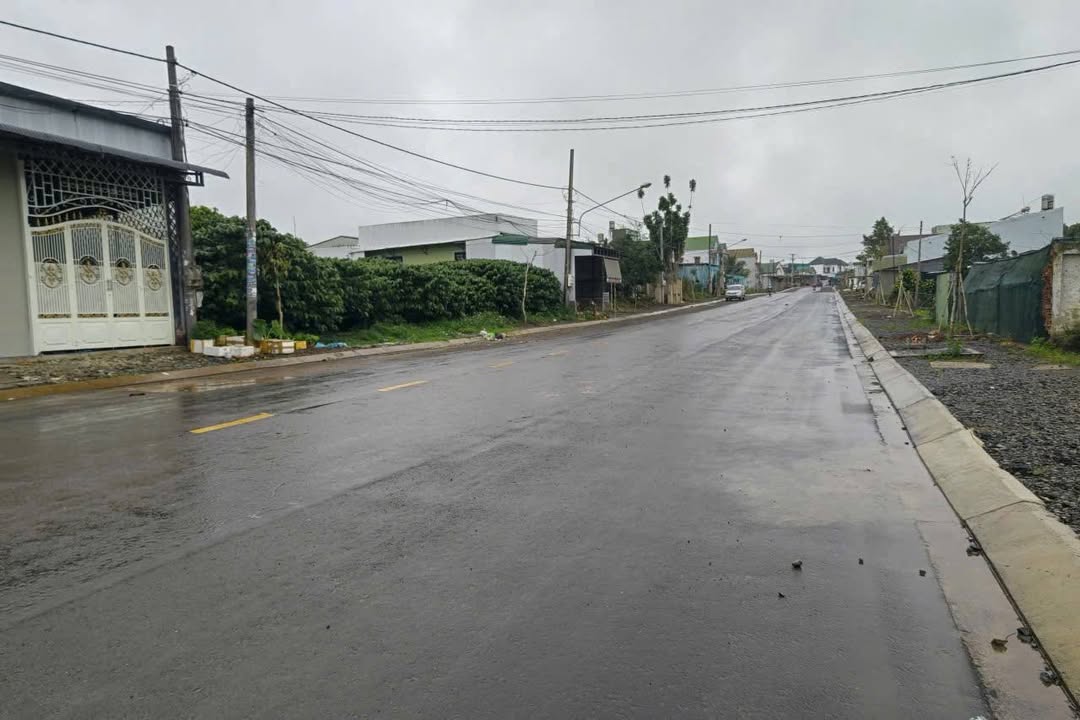 Nhà mặt tiền Nguyễn Đình Chiểu Bảo Lộc 920m² giá 5.8 tỷ - Kinh doanh thuận lợi!