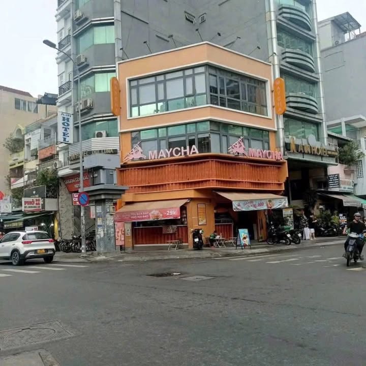 FrontHouse Đường Đề Thám, Quận 1, 44m² giá 28.5 tỷ - Góc 2 mặt tiền đắc địa!