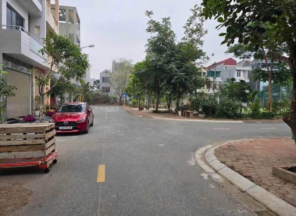 Lô đất đẹp khu đô thị Vạn Lộc, Tứ Minh, Hải Dương 74.25m² - Giá 3 tỷ, sổ hồng chính chủ!