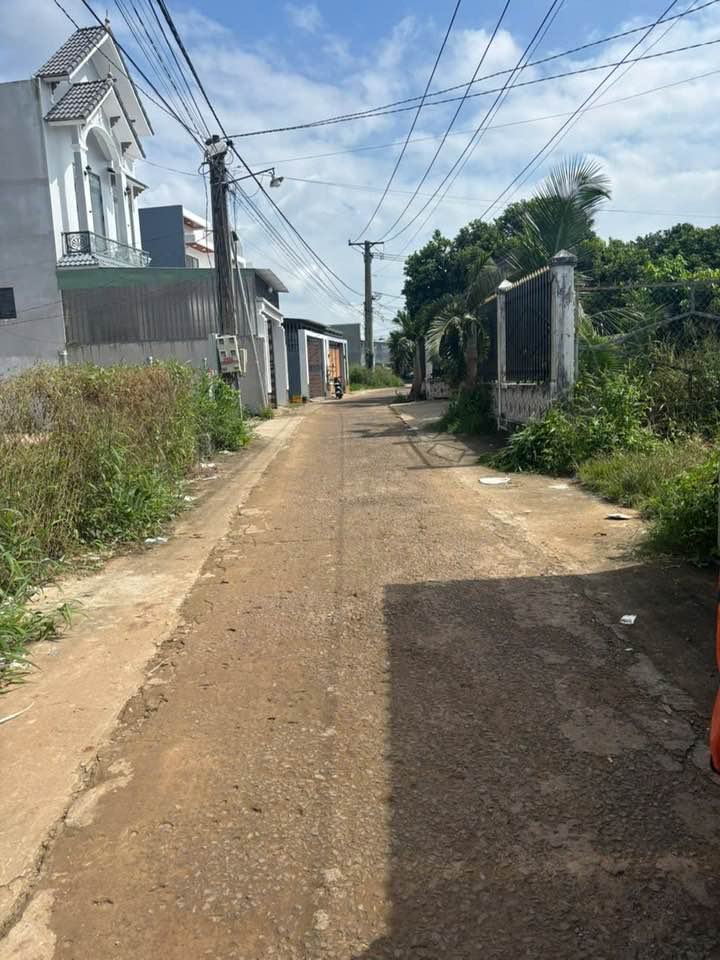 Đất nền Bảo Vinh, Long Khánh 100m² giá 280 triệu - Sổ đỏ chính chủ, view cánh đồng!