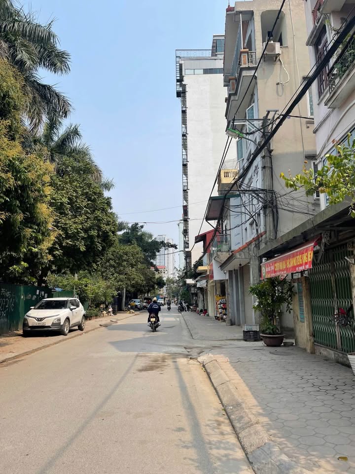 Đất thổ cư Liên Mạc Bắc Từ Liêm 41m² giá 5 tỷ - Sổ đỏ vuông đẹp nở hậu!