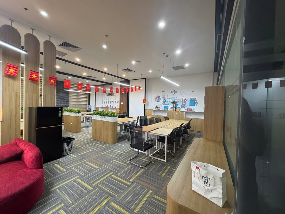 Văn phòng cho thuê Dịch Vọng Hậu 600m² giá chỉ từ 14$/m² - Thiết kế sang trọng, cơ sở vật chất hiện đại!