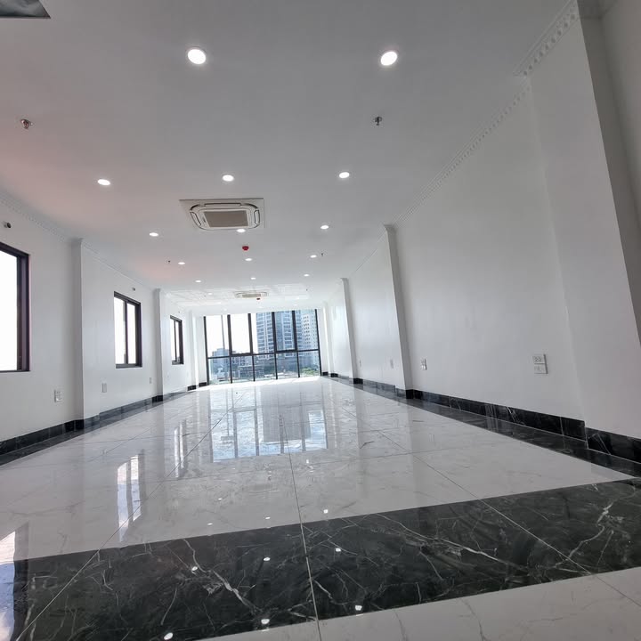 Văn phòng cho thuê tại Khương Đình - Thanh Xuân 120m² giá 10 triệu - Tiện nghi đầy đủ!
