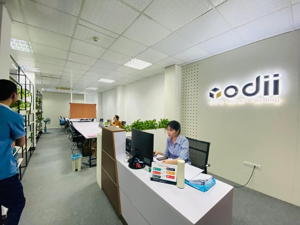 Văn phòng cho thuê tại Ngụy Như Kon Tum, Thanh Xuân, 110m² giá chỉ 20 triệu - View kính toàn cảnh!