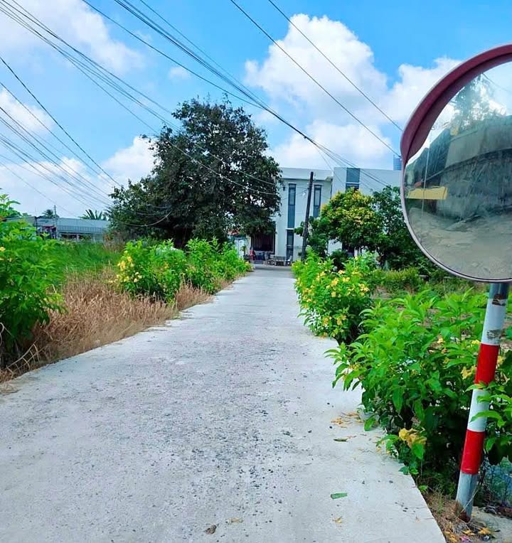 Nhà 1 trệt 1 lầu Bến Lức 94m² giá 2.7 tỷ - Gần Quốc Lộ 1A!