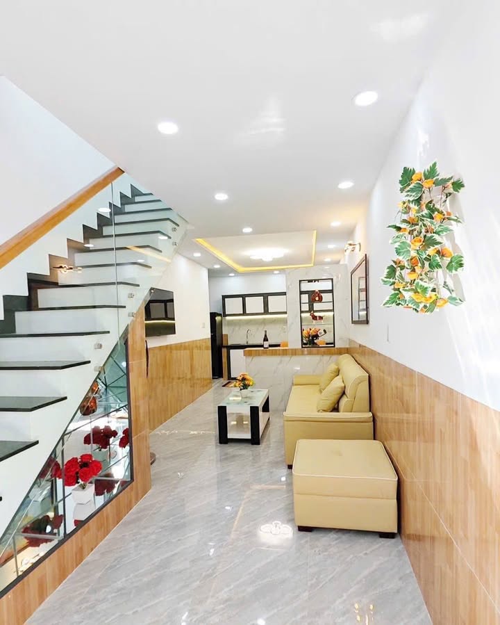 Nhà 2 tầng mới Nha Trang 24.7m² giá 2.66 tỷ - Full nội thất cao cấp!