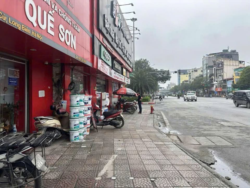 FrontHouse 426 Nguyễn Văn Cừ 70m² giá 13.1 tỷ - Đầu tư sinh lời ngay!