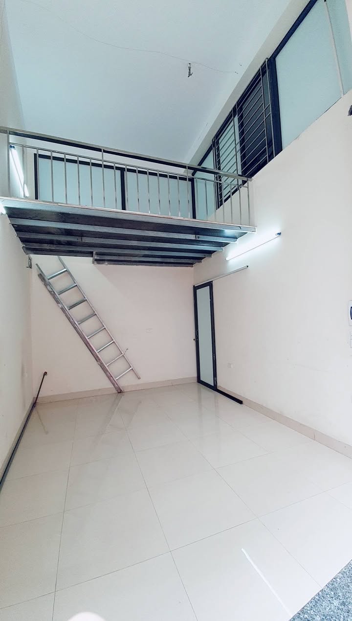 Mặt bằng kinh doanh cho thuê tại ngõ 14 Mễ Trì Hạ, 25m² chỉ 6.5 triệu/tháng - Vị trí đắc địa, sầm uất!