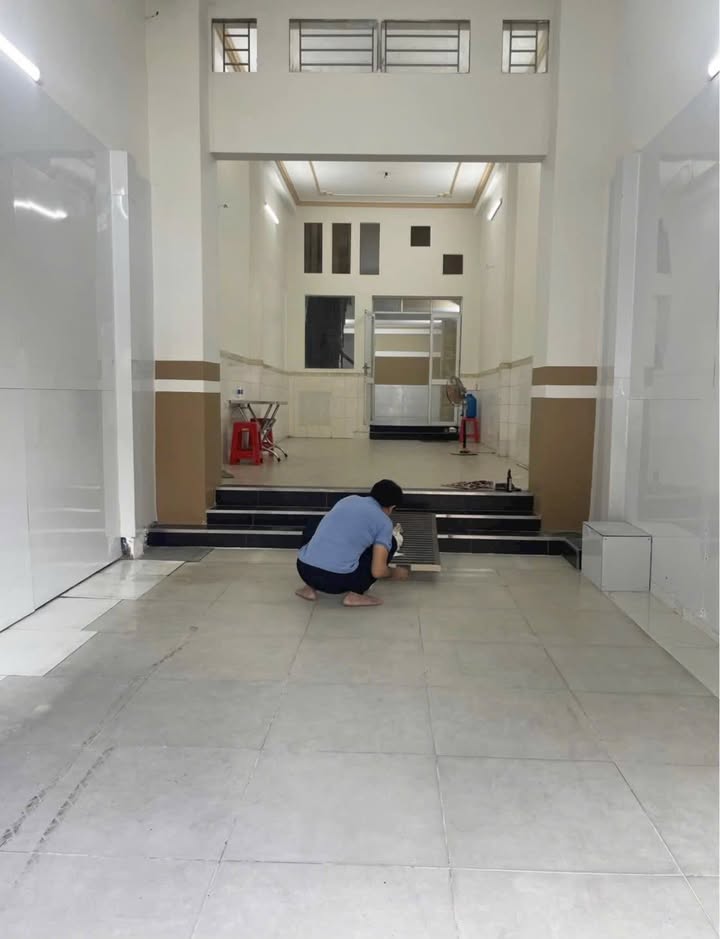 Nhà cho thuê mặt tiền kinh doanh đường Thạch Lam, Quận Tân Phú, 92m² - Vị trí đắc địa ngay trường học!