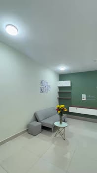 Chung cư Oriental Plaza Tân Phú 77m² giá 12 triệu - Nội thất cơ bản, sẵn sàng vào ở!