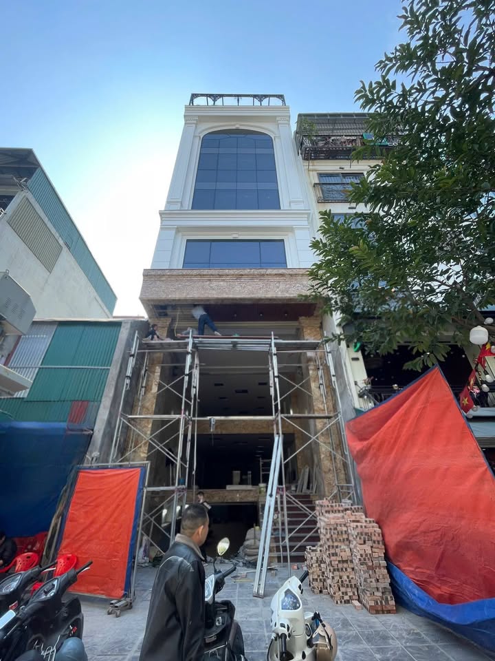 Cho thuê Tòa nhà Văn phòng 7 tầng tại Đại La, Hai Bà Trưng - Vị trí đắc địa, sẵn sàng hoạt động ngay!