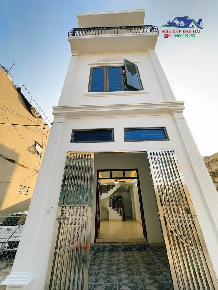 Nhà 3 tầng Trần Hưng Đạo, Thái Bình 54m² giá 2 tỷ - Vị trí đẹp, an ninh tốt!