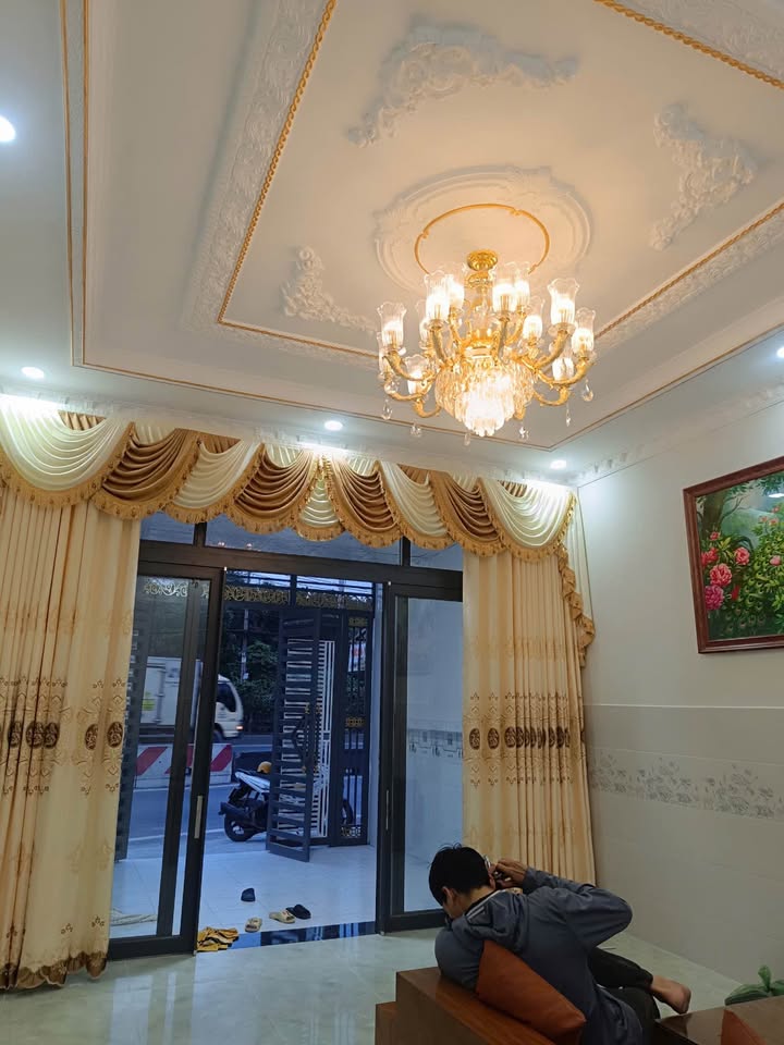 Nhà riêng Thủ Đức 200m² giá 2.5 tỷ - Sổ chung, chính chủ bán gấp!