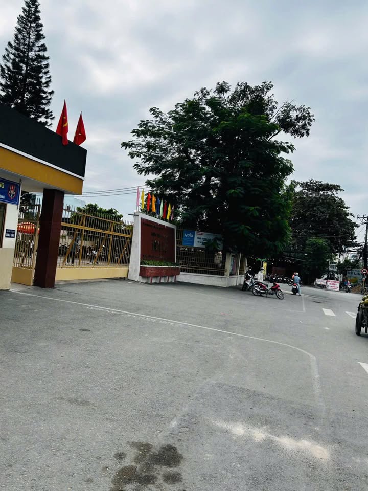 Căn hộ dịch vụ Tăng Nhơn Phú B Q9 131m² giá 22.5 tỷ - Sổ hồng chính chủ!