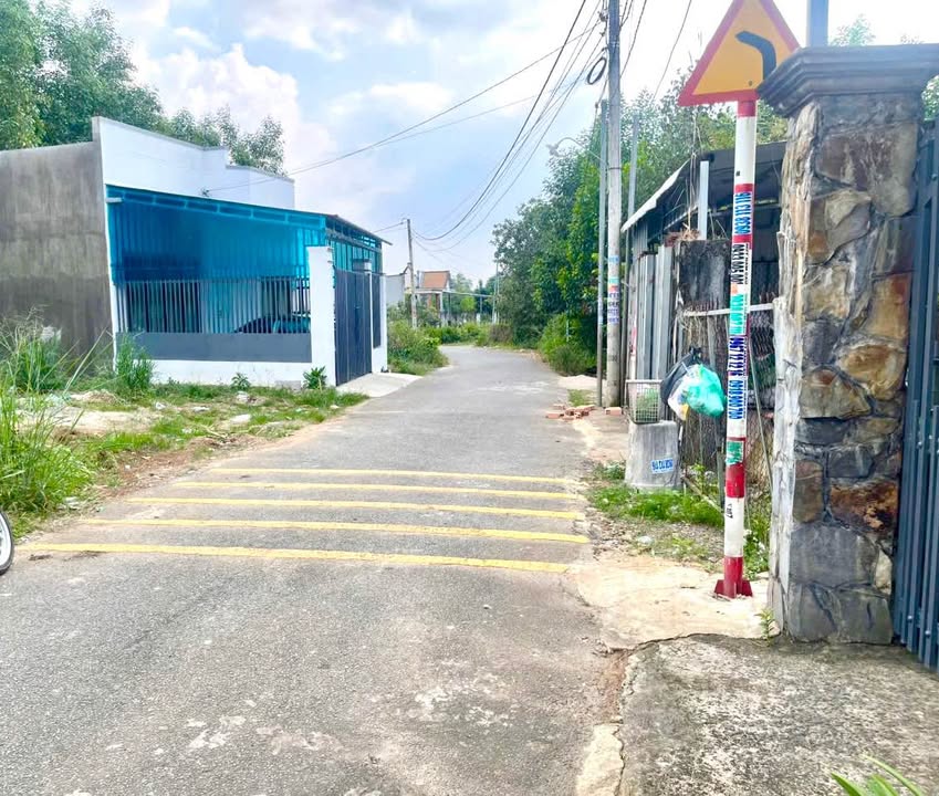 Nhà riêng Đồi 61, Trảng Bom, 92m² giá 1.2 tỷ - Sổ đỏ chính chủ, thích hợp cho gia đình!