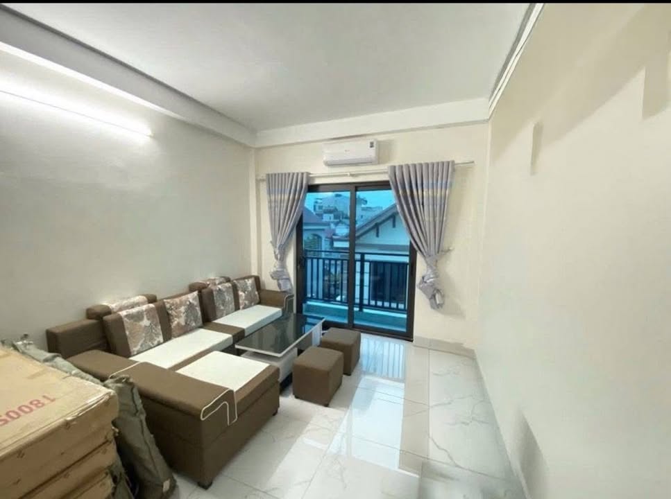 Nhà 5 tầng Kim Chung 40m² giá 5 tỷ - Vị trí kinh doanh đắc địa!