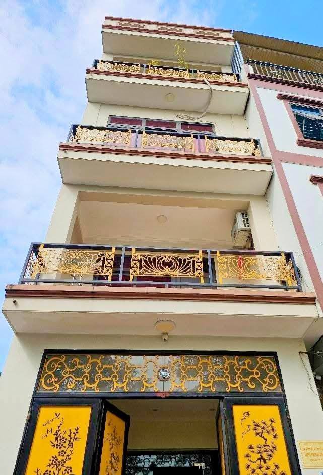 Nhà phố Ngọc Thụy Long Biên 59m² giá 12 tỷ - Kinh doanh thuận lợi!