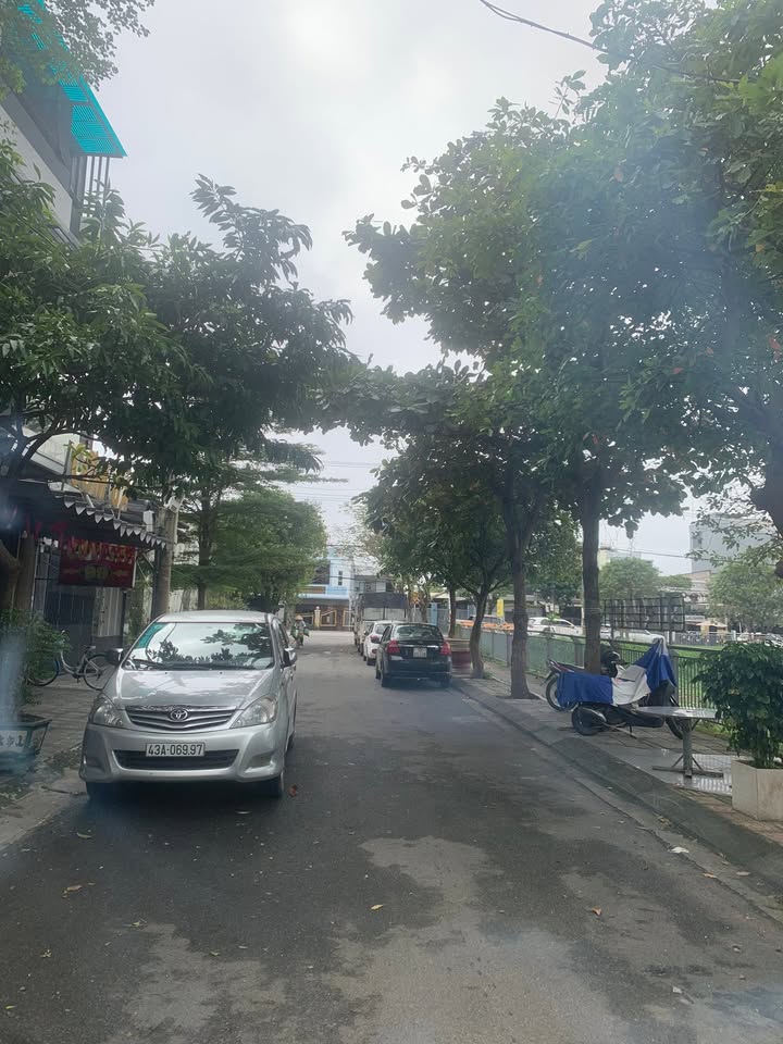 Nhà 4 tầng mặt tiền Nguyễn Hàng, Cẩm Lệ, 100m² giá 10.7 tỷ - View hồ thoáng mát