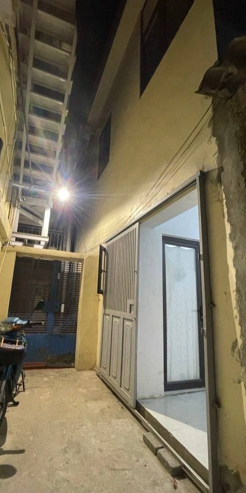 Nhà góc đẹp 31m² tại Thanh Trì, giá chỉ 1.9 tỷ - Sẵn sàng vào ở!