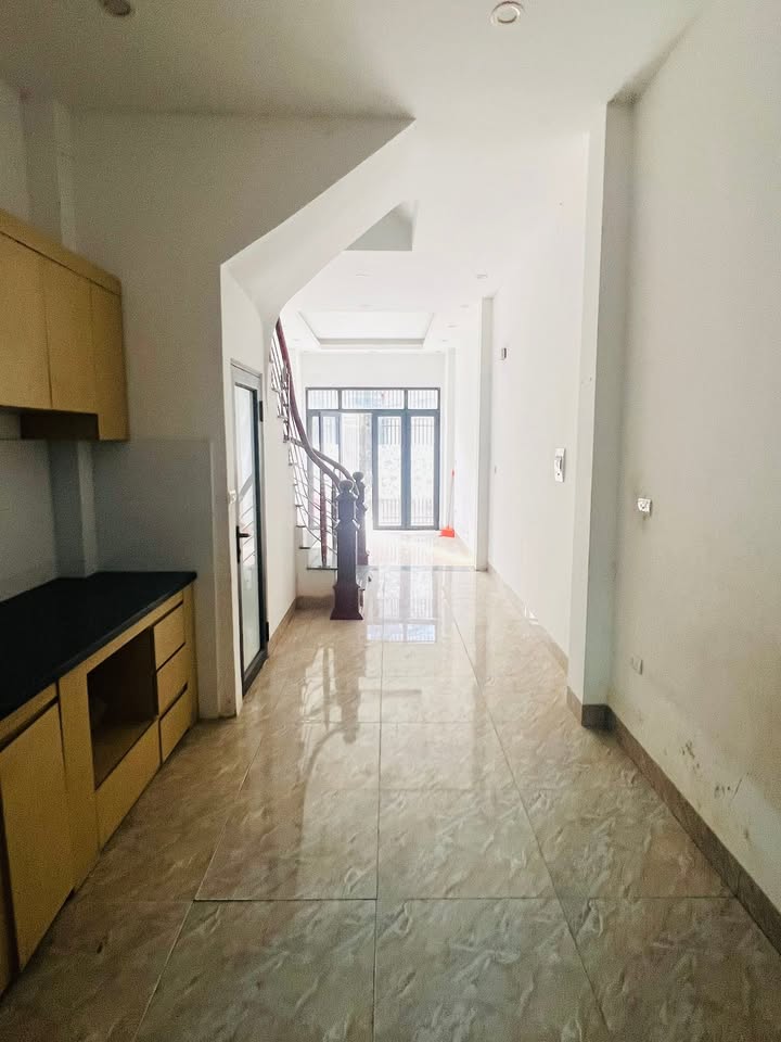 Nhà 4 tầng Tả Thanh Oai 38m² giá 6 tỷ - Sổ đỏ chính chủ, thoáng mát!