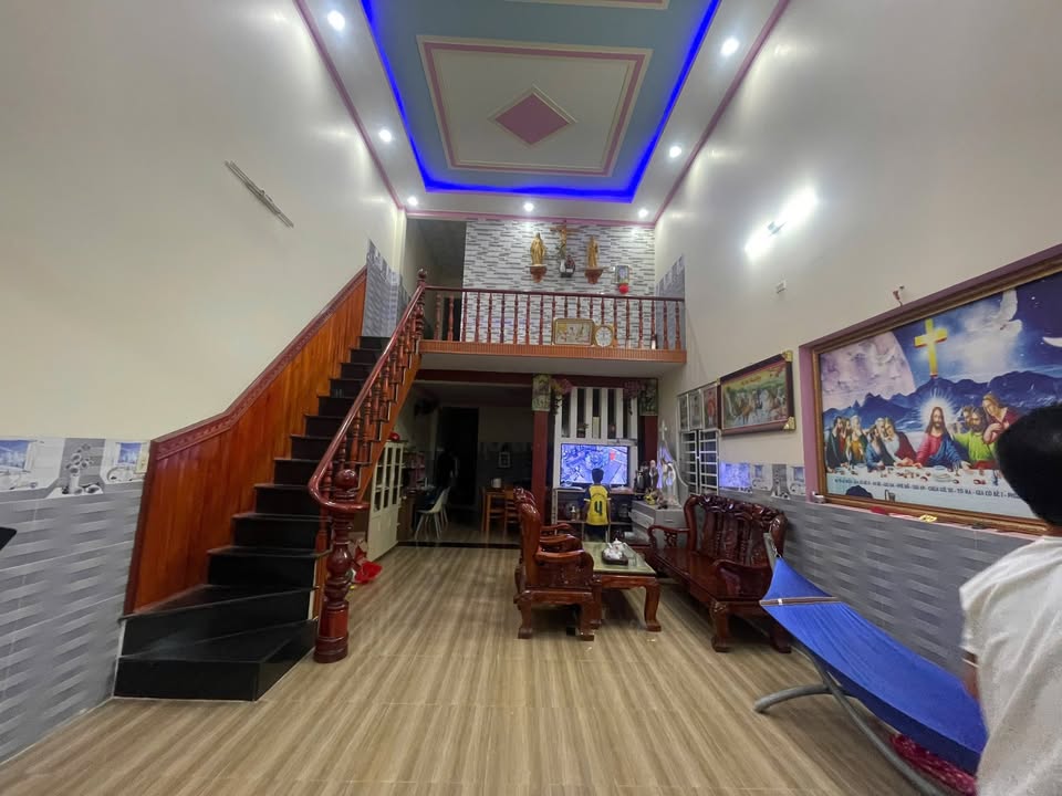 Nhà riêng Tân Phú, 150m² giá 2.4 tỷ - Chính chủ cần bán gấp!