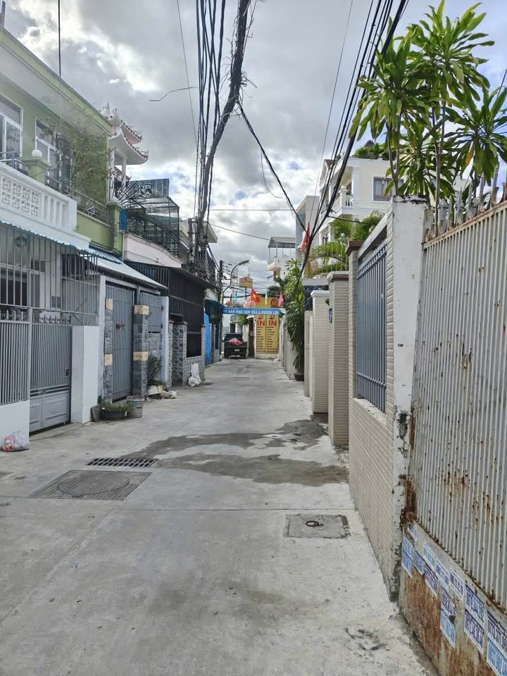 Nhà Hương Điền Nha Trang 81.5m² giá 5.5 tỷ - Nhà đẹp, vị trí hiếm!