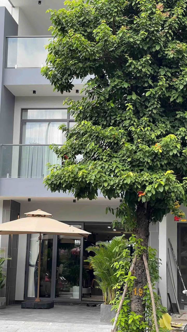 Nhà phố Mỹ Gia Nha Trang 100m² giá 13.5 tỷ - Đối diện hồ bơi, công viên