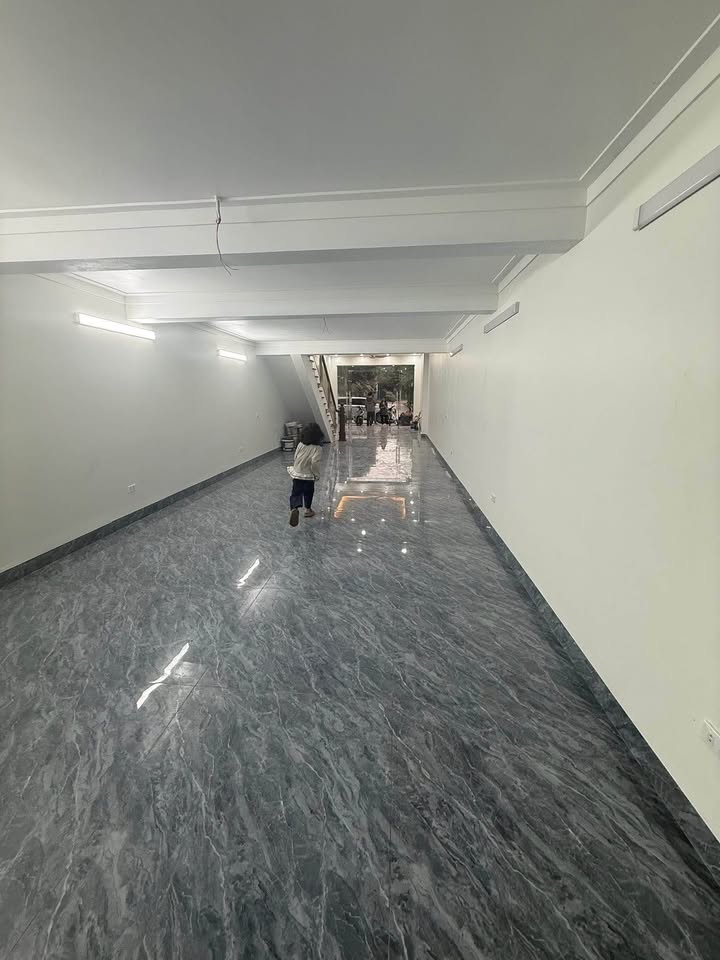 Cho thuê nhà phố 5 phòng ngủ trên đường Lý Anh Tông Bắc Ninh - Giá 50 triệu/tháng