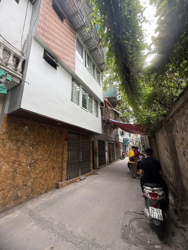 Nhà mặt ngõ Thanh Nhàn, Hai Bà Trưng 80m² giá 3.35 tỷ - Sổ đỏ chính chủ!