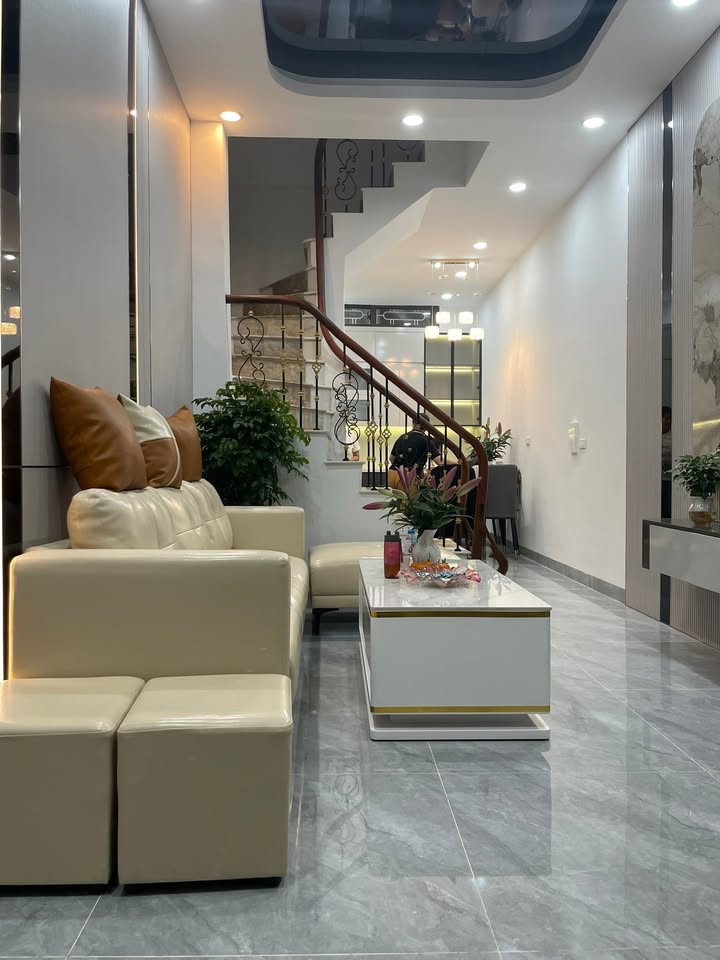 Nhà mới Ngọc Khánh Ba Đình 35m² giá 9.9 tỷ - Sẵn sàng vào ở ngay!