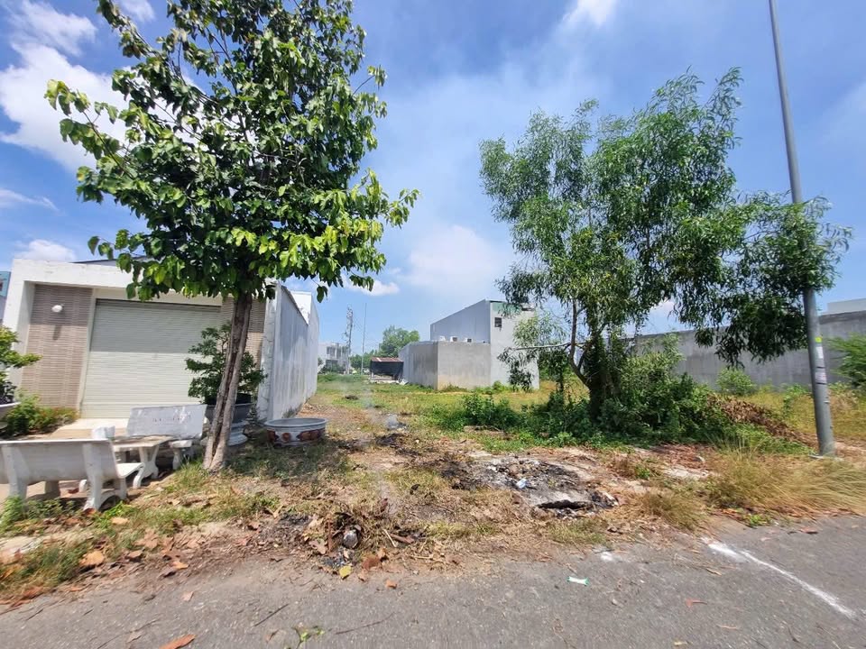 Đất nền Lê Duẩn, Kiến Tường 100m² giá 1.15 tỷ - Đầu tư sinh lời ngay!