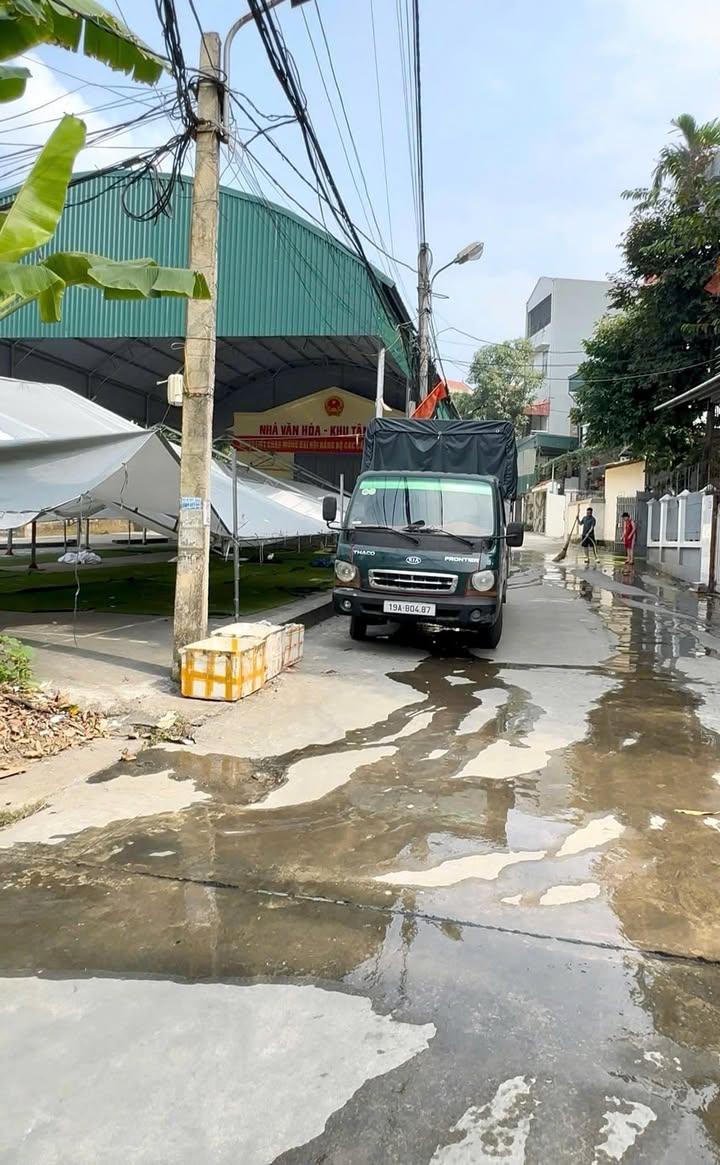 Đất nền Việt Trì 60m² giá 2,2 tỷ - Kinh doanh tốt, tiện ích xung quanh!