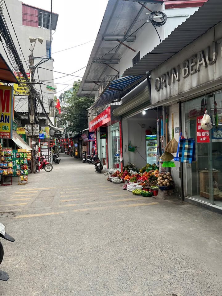 Đất Phú Diễn 43m² giá 8 tỷ - Sổ đỏ chính chủ, mặt tiền 5.2m