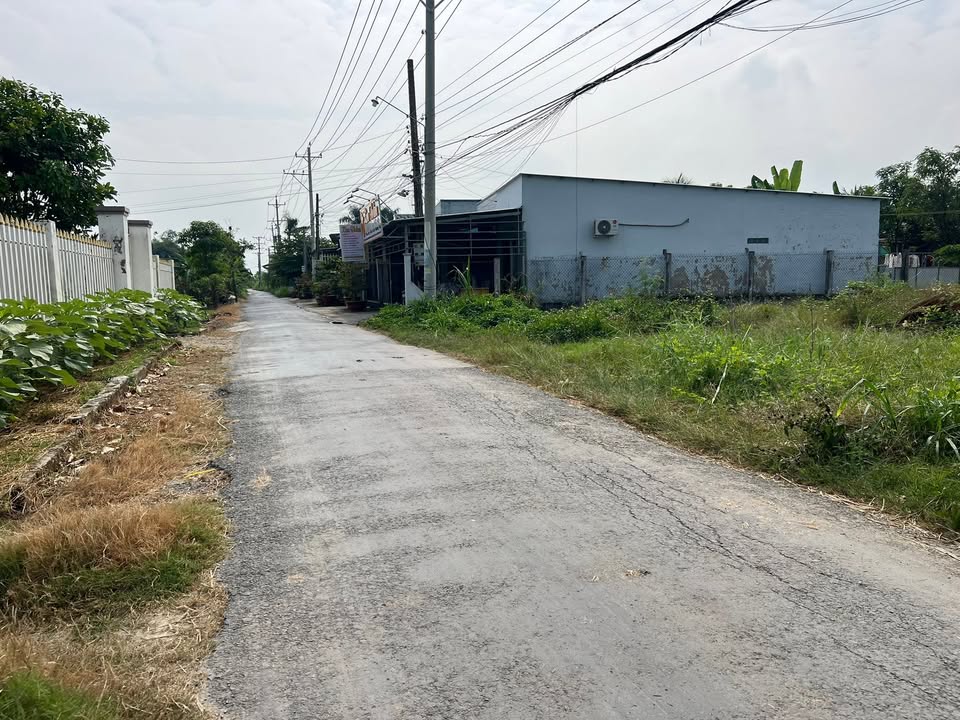 Nhà mặt tiền đường Phạm Đăng Hưng, Gò Công 295m² giá 2.3 tỷ - Sổ hồng chính chủ