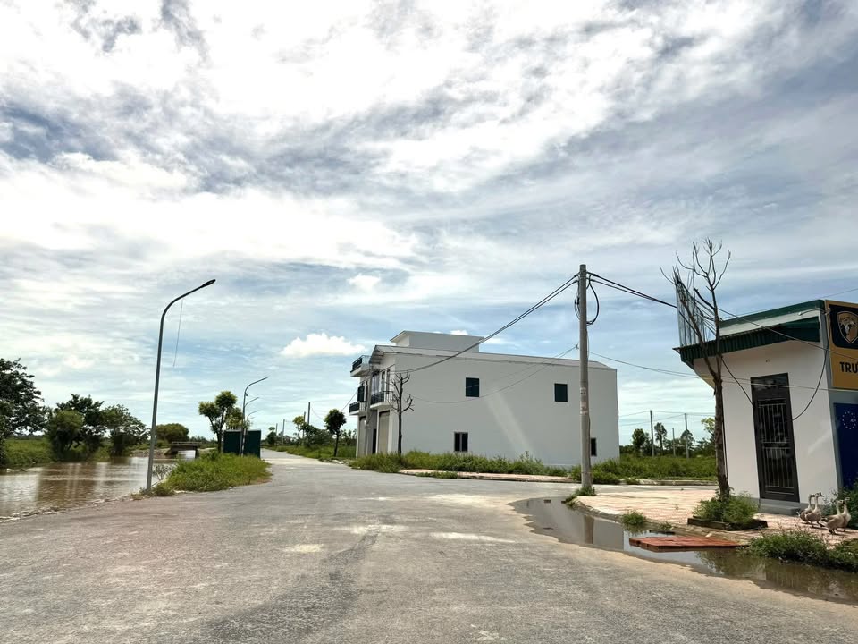 Đất nền Vũ Bình, Kiến Xương 142m² giá 1,0xx tỷ - Lô góc view sông thoáng mát!