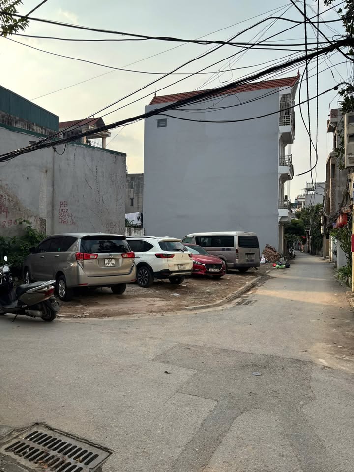 Đất Lô Góc Giang Biên 55m² giá 9 tỷ - Kinh doanh sinh lời ngay!