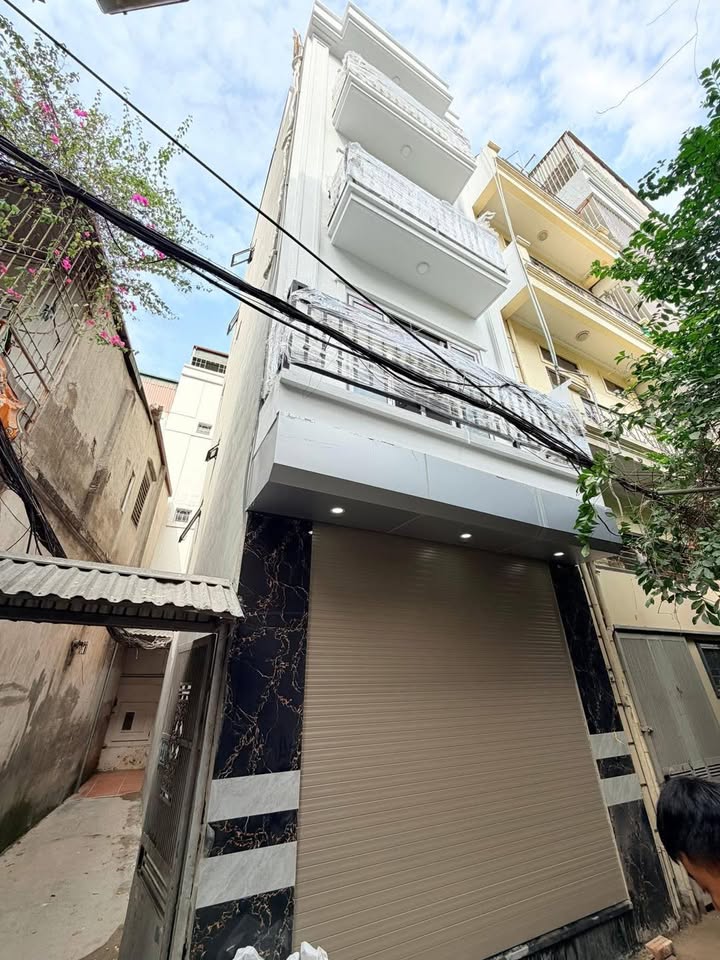 Nhà mới Minh Khai, Hai Bà Trưng 28m² giá 10 tỷ - Thang máy hiện đại và 3 mặt thoáng!