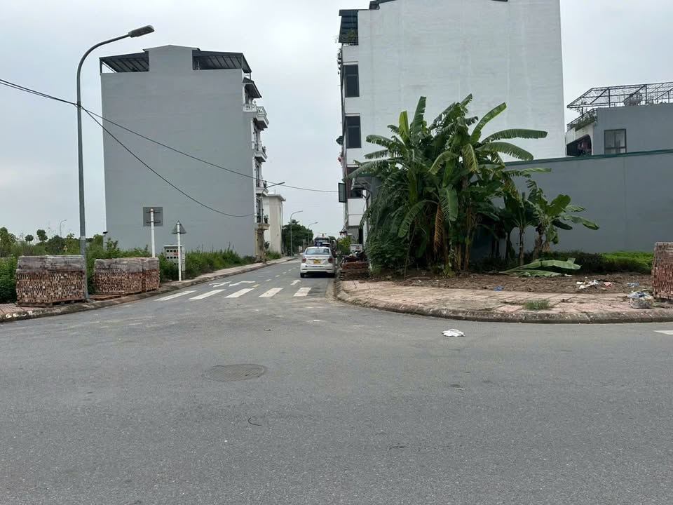 Lô đất đấu giá Cự Khối Long Biên 105m² giá 13 tỷ - Cơ hội đầu tư hiếm có!