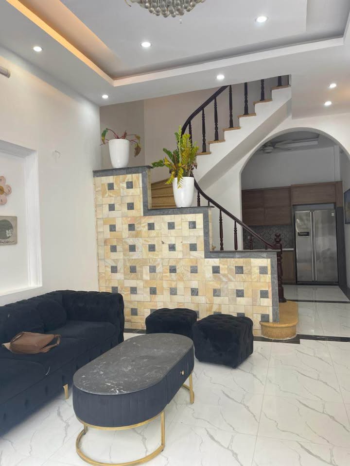 Nhà lô góc Xuân La - Tây Hồ 50m² giá 12.5 tỷ - Ô tô quay đầu ngay trước nhà!