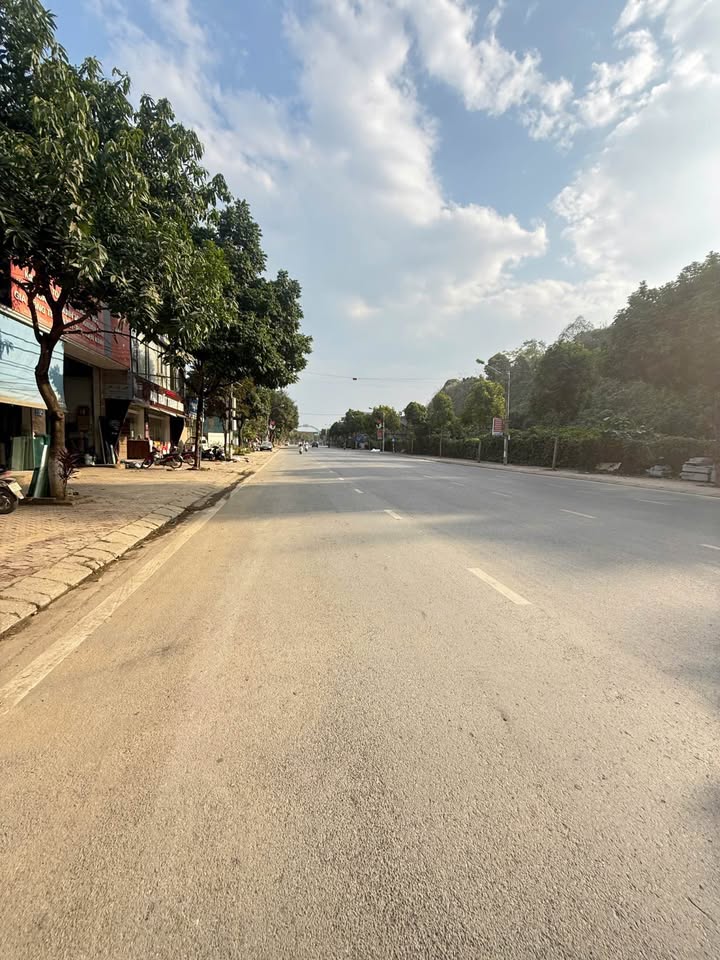 Đất Bán Kèm Nhà Khung Sắt Đường Trần Phú, Lào Cai 124m² - Giá 4.4 Tỷ!