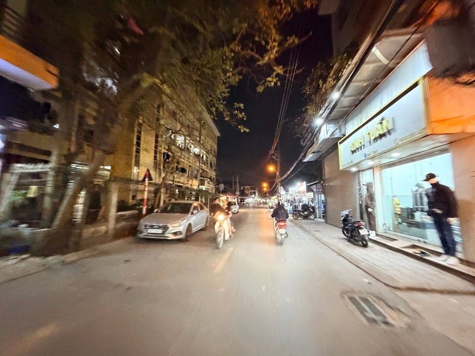 Nhà mặt phố Lê Văn Hiến 45m² 5 tầng giá 7 tỷ - Kinh doanh đỉnh cao!