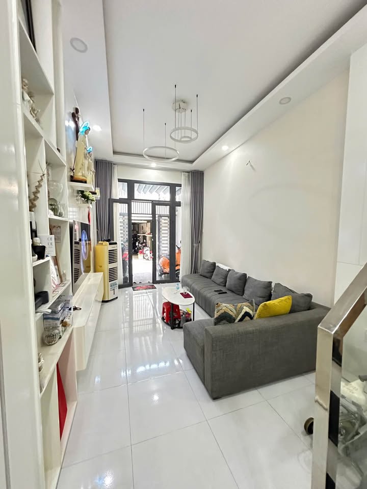 Nhà phố đường Phạm Thế Hiển, quận 8, 45.45m² giá 6.7 tỷ - Thiết kế hiện đại, sổ hồng riêng!