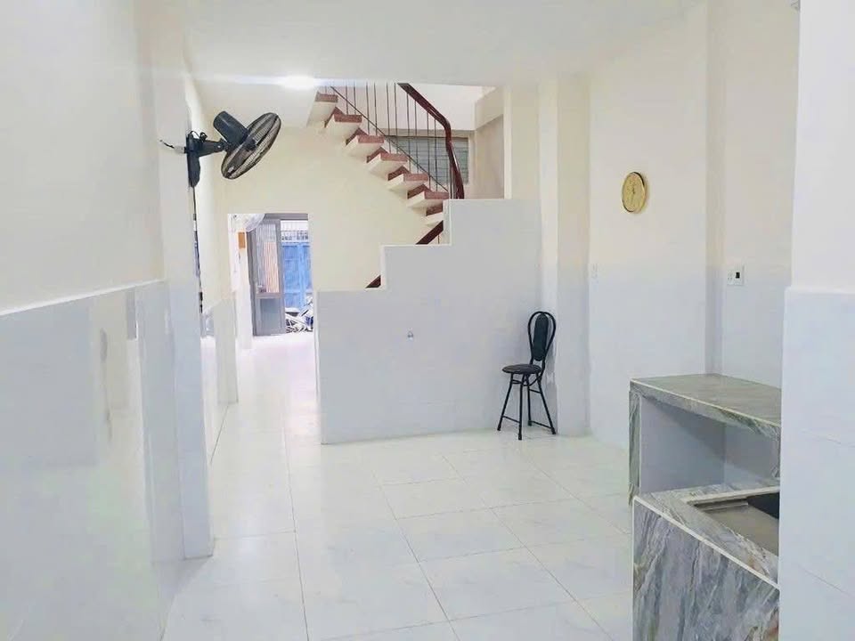 Nhà cho thuê 4 tầng Hẻm xe tải Bạch Đằng, Tân Bình 68m² - Kế sân bay Tân Sơn Nhất!