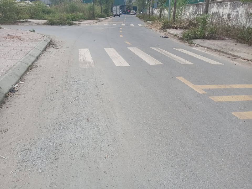 Đất lô góc 3 mặt tiền tại thị trấn Quang Minh 132m² - Giá chỉ 74 triệu!