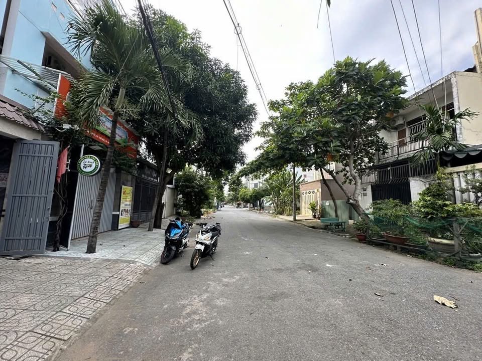 Nhà mặt tiền kinh doanh Hiệp Bình 72m² giá 5 tỷ - Lô góc thoáng mát, tiện ích đầy đủ!