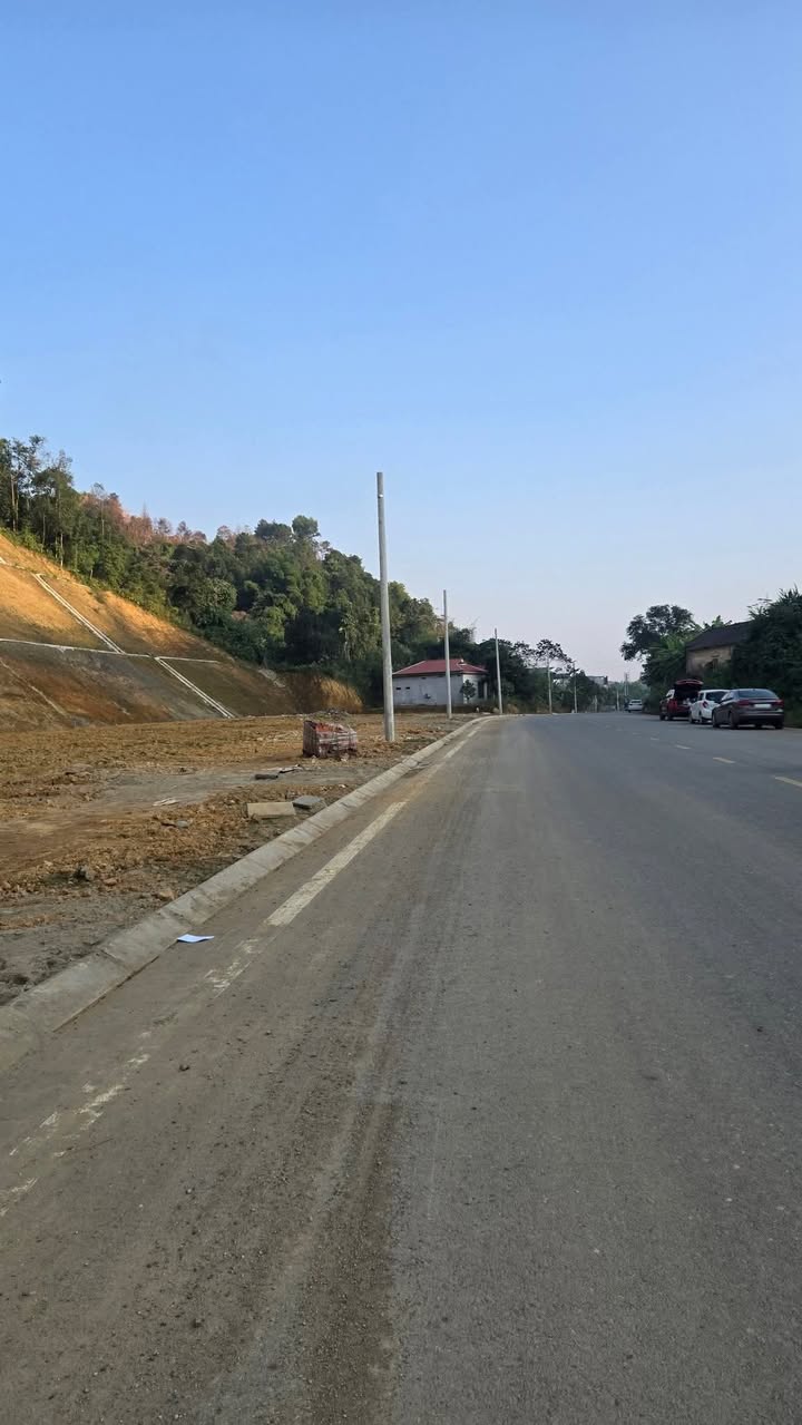 Đất Bát Xát 120m² giá 1.4 tỷ - Vị trí kinh doanh đắc địa!