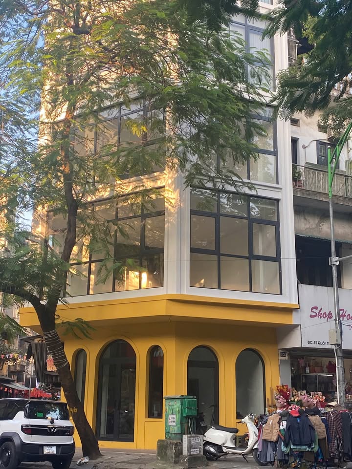 Cho thuê nhà lô góc Đỗ Quang Cầu Giấy 85m² - Phù hợp mọi mô hình kinh doanh!